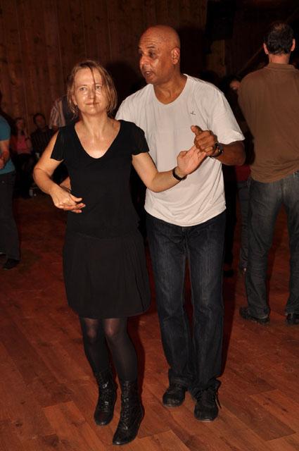 min 2011 12 04 station danse 093